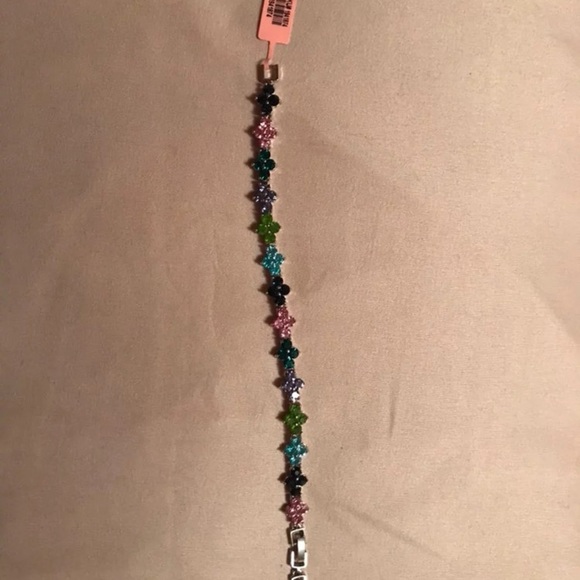 NIP Multicolored Floral Bracelet NEW - Picture 2 of 2